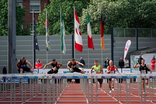 Nico Beckers (LAV Bayer Uerdingen/Dormagen), Tim Nowak (SSV Ulm 1846), Marcel Meyer (Hannover 96), Simon Ehammer (SUI), Marcus Nilsson (SWE), Luca Dieckmann (SSV Ulm 1846) ueber 110m Huerden am 08.05.2022 beim Stadtwerke Ratingen Mehrkampf-Meeting 2022 in Ratingen